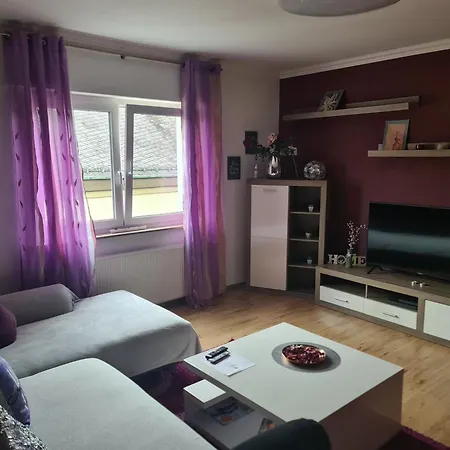 Schoene 3 Apartment